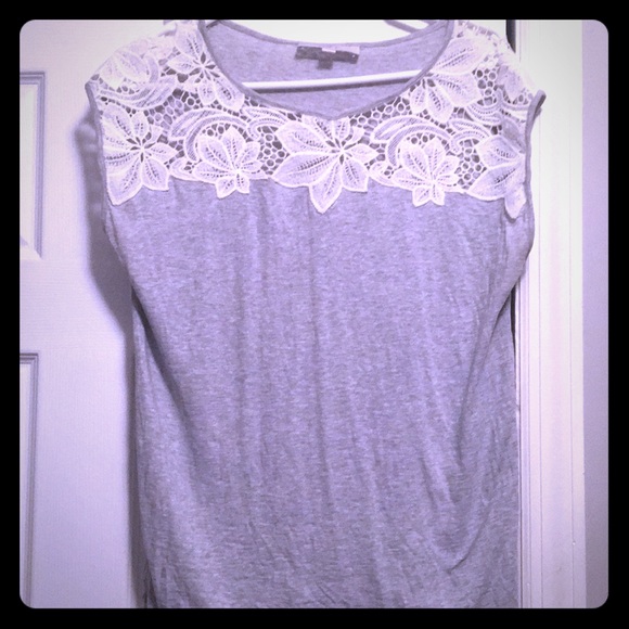Grey Cap Sleeve t-shirt w lace trim top - Picture 1 of 1